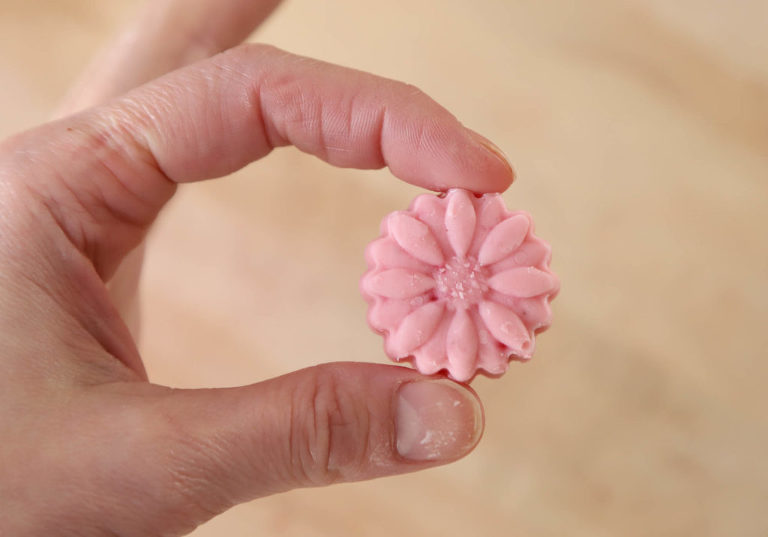 bite sized strawberry frozen yogurt bites