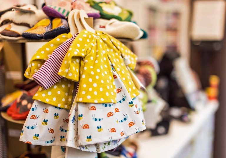 decluttering kids clothes