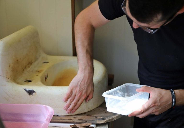 CAST IRON SINK RESTORATION  POWDER ROOM - Arrow Hill Cottage