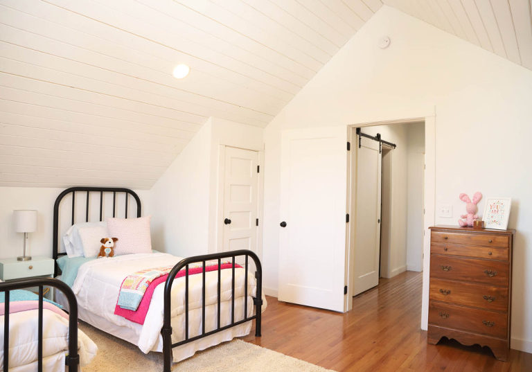 cottage bedroom | shared girls room